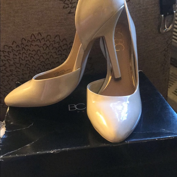 Women’s BCBG shoes size 7.5 worn twice maybe - Picture 2 of 3